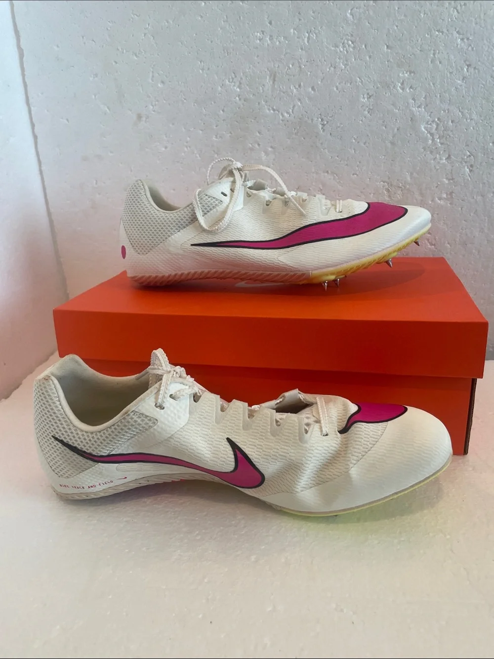 Nike zoom rival sprint Track Spikes Pink Swoosh Accent men’s size 11 white pink